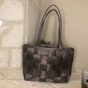 Harveys the original seatbelt bag chocolate brown shoulder bag